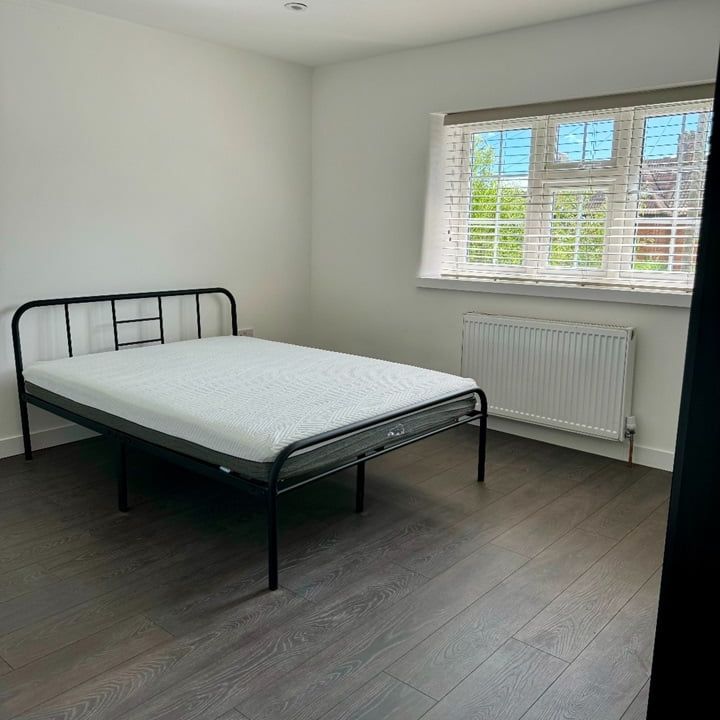 Room in a Shared Flat, Daffodil Street, W12 - Photo 1