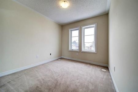 For Lease - 3092 Eberly Woods Drive, Oakville, Ontario - Photo 2