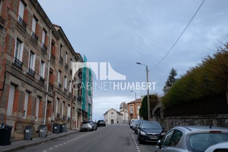 Location Appartement 2 pièces 55m² ST ETIENNE 42000 - Photo 4