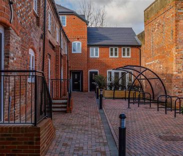 2 bedroom terraced house to rent - Photo 4