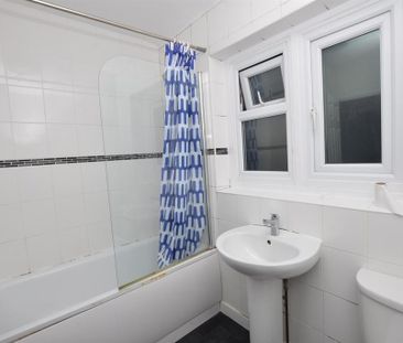 3 bedroom semi-detached house to rent - Photo 6