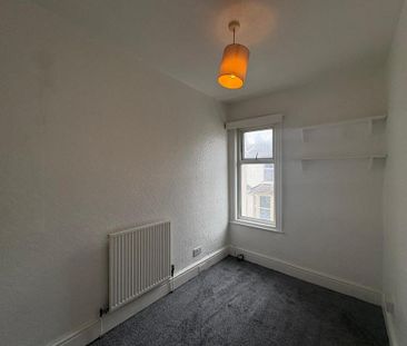 4 bedroom terraced house to rent - Photo 3