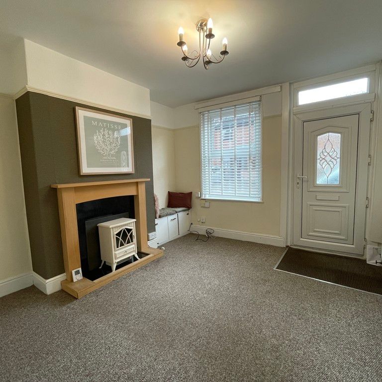 3 bedroom End Terraced House to let - Photo 1