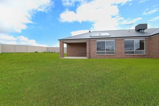 17 ANGUS COURT, Thurgoona NSW 2640 - House For Rent | Domain - Photo 1