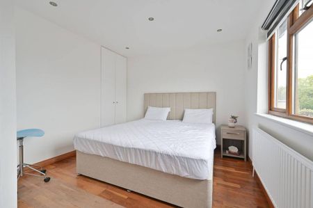 2 bedroom end of terrace house to rent - Photo 5