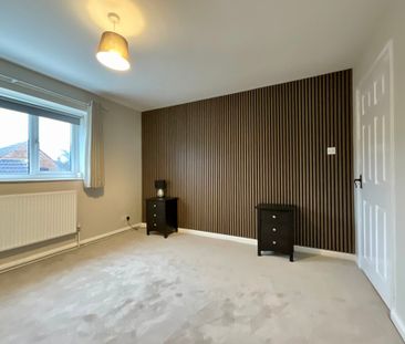 2 bedroom Mid Terraced House to let - Photo 5