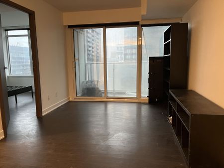 For Lease - 17 Bathurst Street Unit# 1506, Toronto, Ontario - Photo 2