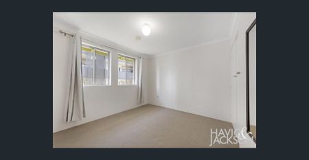 TOP FLOOR LIVING IN CONVENIENT ST LUCIA LOCATION - Photo 5