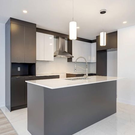 GRAND 5 1/2 - Photo 3