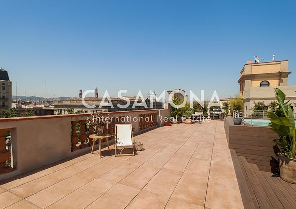 Bright and Beautifully Renovated 3 Bedroom Apartment near Port Vell