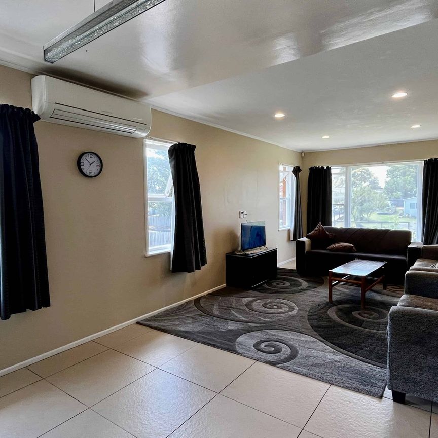 Ideal Family Living with Versatile Options! - Photo 1