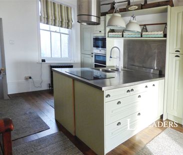 apartment to rent South Terrace, Littlehampton, West Sussex, BN17 - Photo 3