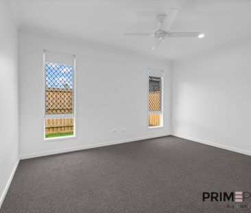 Modern, spacious and convenient 4 Bedroom Home - Photo 6