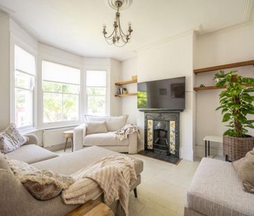 3 bedroom flat to rent - Photo 2