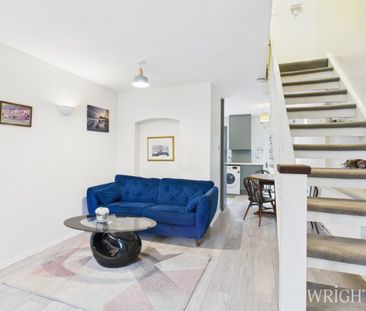 2 bedroom Mid Terraced House - Hatfield, Hertfordshire - Photo 3