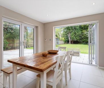 4 bedroom detached house to rent - Photo 2