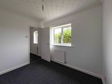 4 bedroom detached house to rent - Photo 3