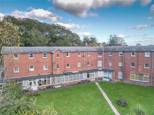 Western Road, Crediton, Devon, EX17 - Photo 1