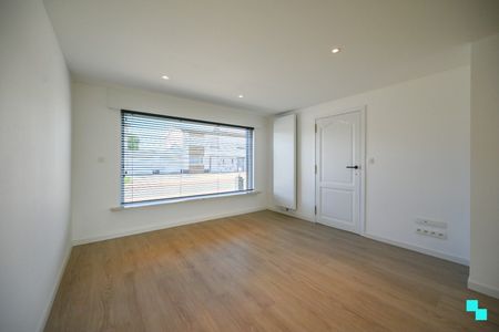 Instapklare eengezinswoning in een rustige buurt in Oostrozebeke! - Photo 3