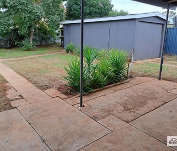 Tastefully renovated - Photo 4