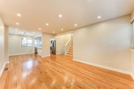 For Lease - 886 Brimorton Drive Unit# Main, Toronto, Ontario - Photo 3