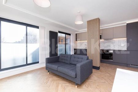 Spacious studio / one bed to rent stone throw away from Finsbury Park - Photo 3