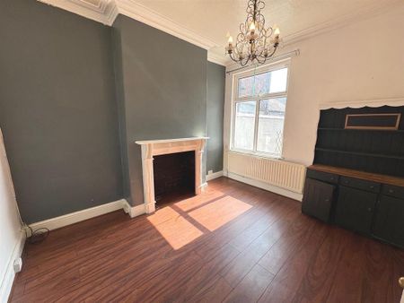 3 bedroom terraced house to rent - Photo 4
