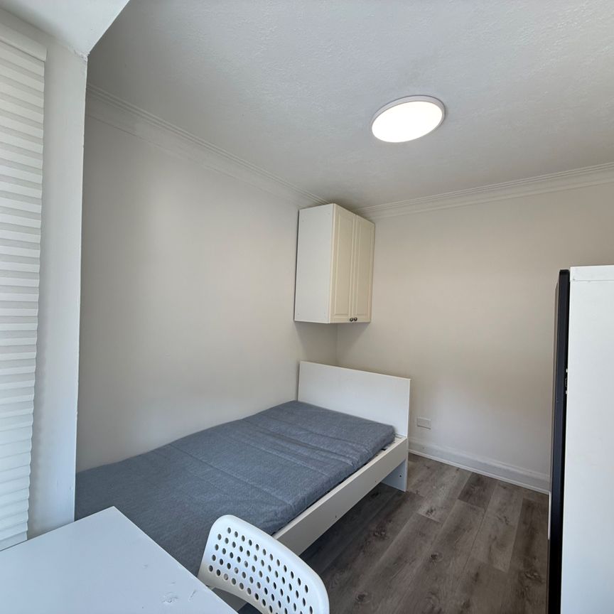 For Lease - 283 Harvie Avenue, Toronto, Ontario - Photo 1