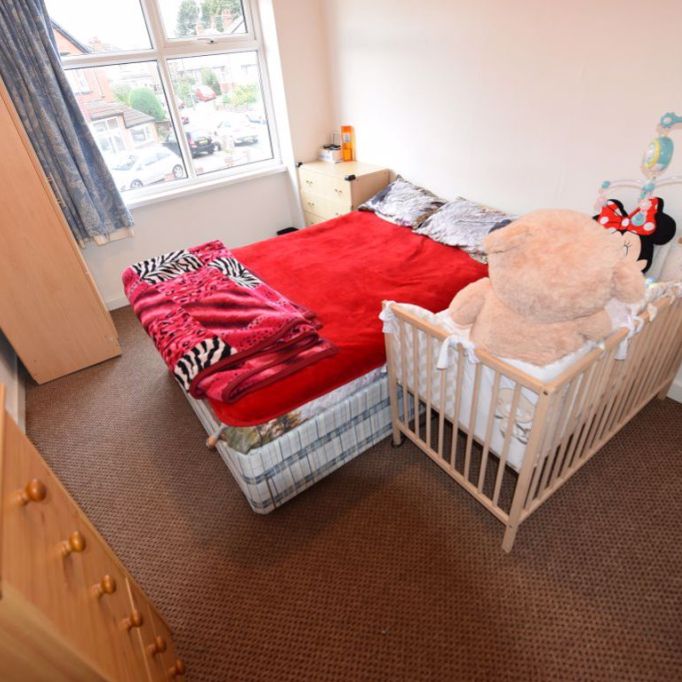 2 bedroom House in Newport Road, Leeds - Photo 1