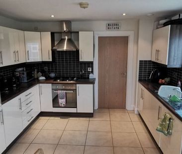 Apt 41 Woodlands Manor, Belfast BT9 7GL - Photo 2
