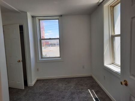 For Lease - 60 Victoria Avenue Unit# 58 lower, Smiths Falls, Ontario - Photo 2