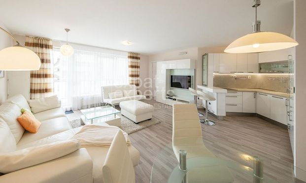 Nadštandardný 2i byt 67m2, s A/C, terasou a parkovaním, EDEN PARK - Photo 1