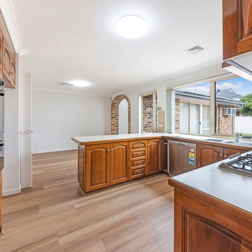 Perfect Family Home&comma; 4 Bed Plus Study&comma; Cths Catchment - Photo 1