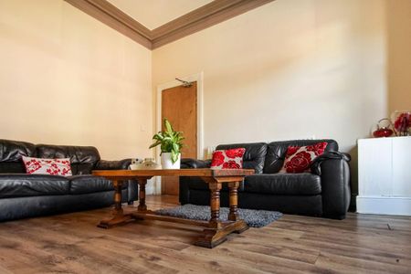 8 bedroom terraced house to rent - Photo 2