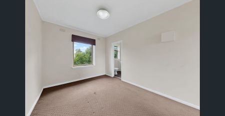 Private and Secure Apartment - Photo 5