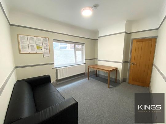 4 bedroom terraced house to rent - Photo 1