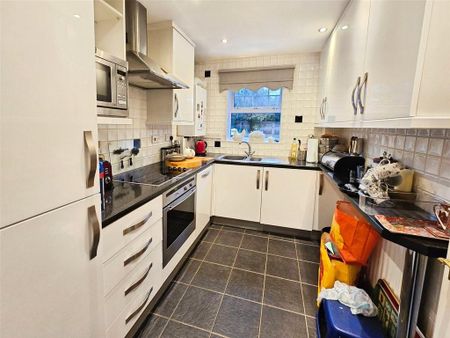 2 bedroom flat to rent - Photo 5