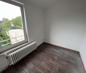 Ihre neue Mietwohnung in der Werftstraße - 4 ZKB, DG, sanierter Altbau - Photo 2