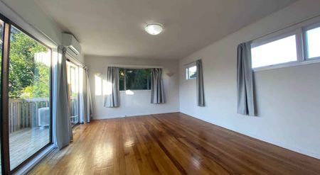 Spacious 3 Bedroom House for Rent in Mt. Roskill - Photo 2