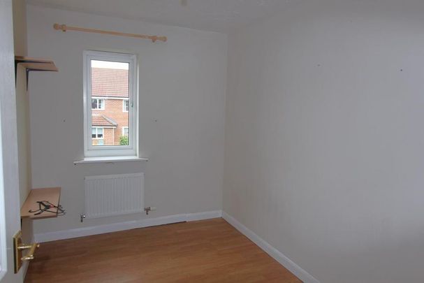 3 bedroom end of terrace house to rent - Photo 1