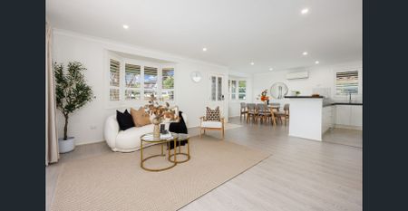 Light Filled Stylish Single Level Family Home - Photo 3