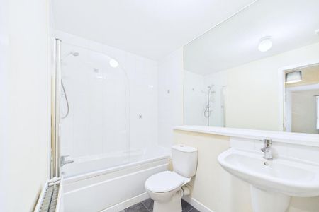 2 bedroom flat to rent - Photo 5