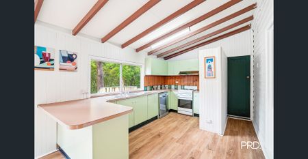 Charming 3-Bedroom Home with Studio in Hazelbrook - Photo 4