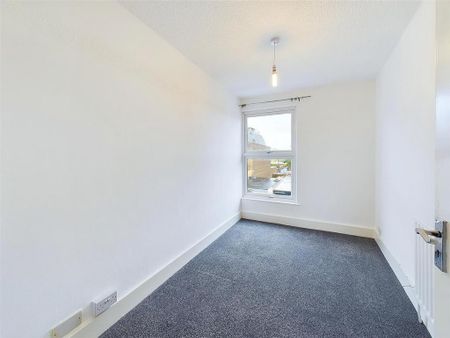 3 bedroom apartment to rent - Photo 3