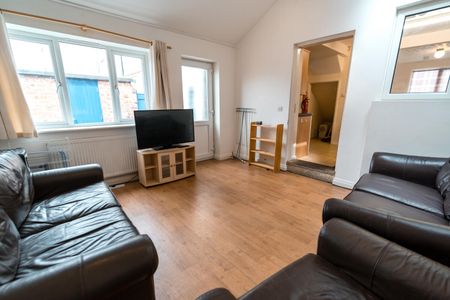 64 Seventh Avenue - Photo 2