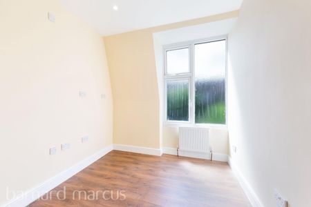 Upper Richmond Road West, London - Photo 3