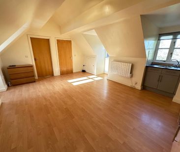 Studio to rent - Photo 2