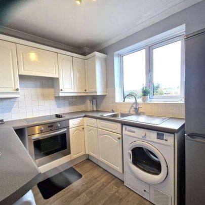 Spring Park, Holmlea Walk, Datchet, SL3 - Photo 1