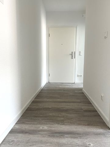 Wir Sanieren für Sie! Gemütliche 2,5 Zimmer Wohnung – Bezugsfertig ab 15.10.2024 - Photo 3