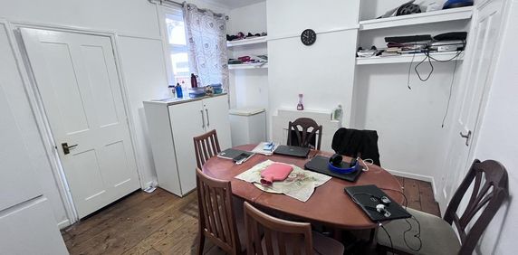 2 bedroom terraced house to rent - Photo 2